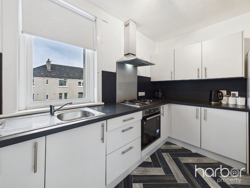 Property photo 2 of 15 4368875