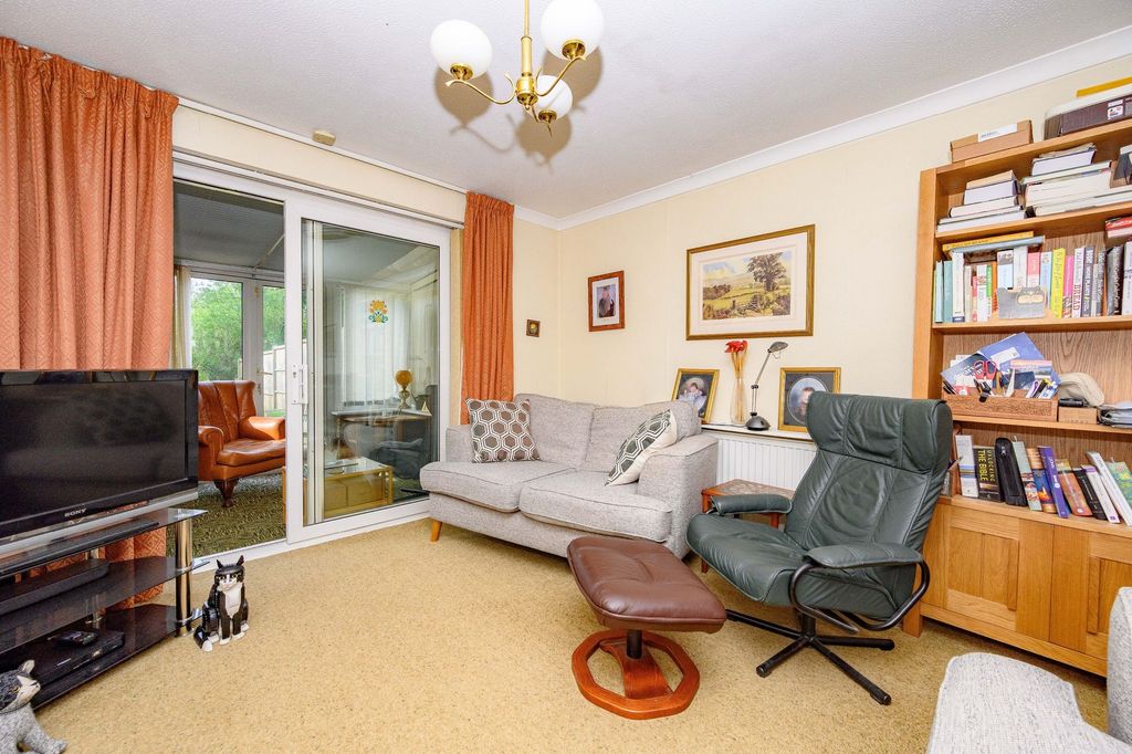 Property photo 3 of 16 Maplefield Three Bedroom Home Park Street St Albans