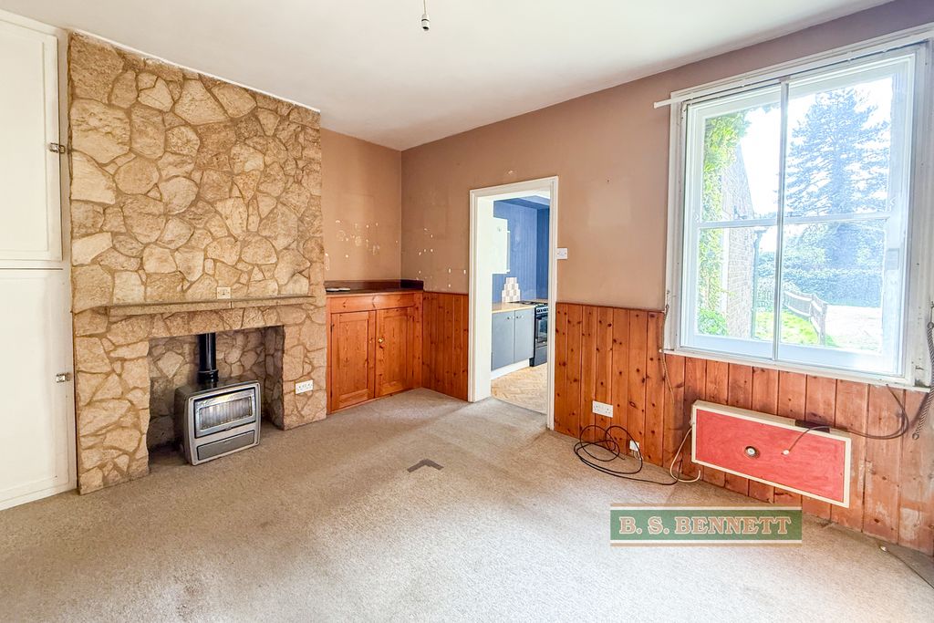 Property photo 3 of 14 Dining Room