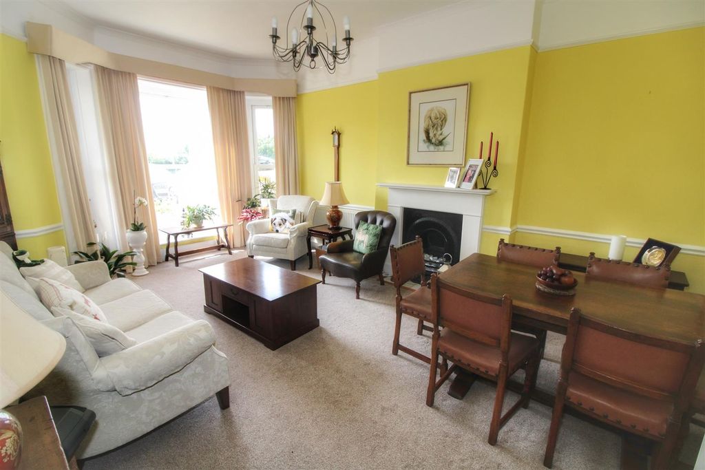 Property photo 3 of 33