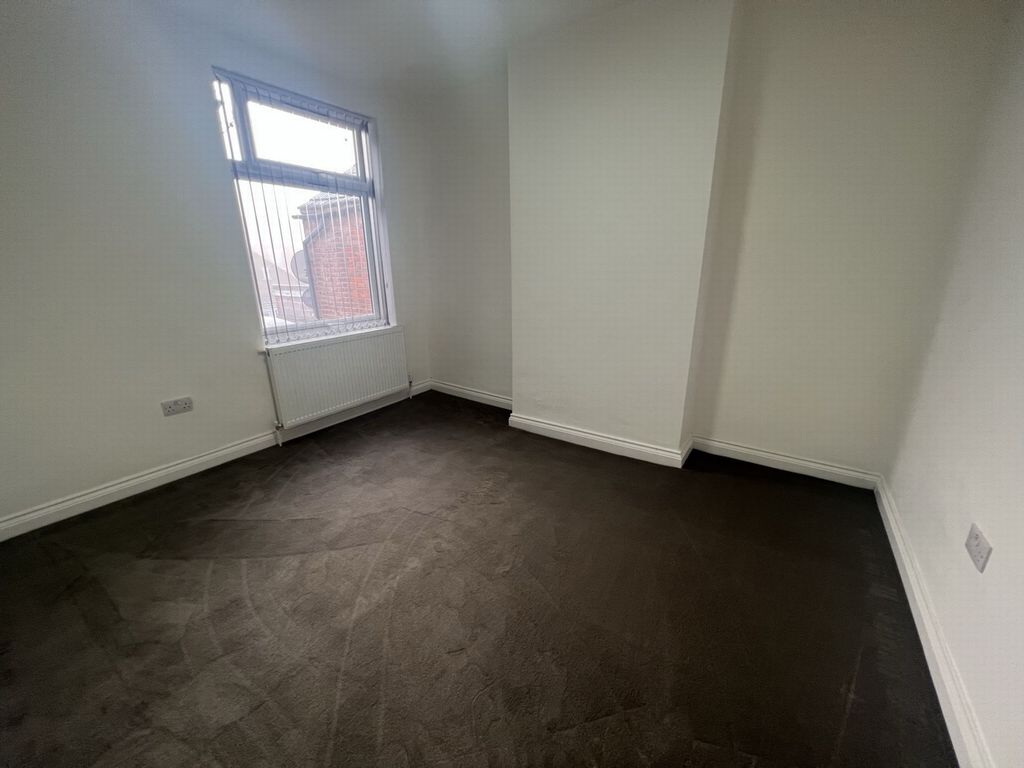 Property photo 2 of 8 Lounge