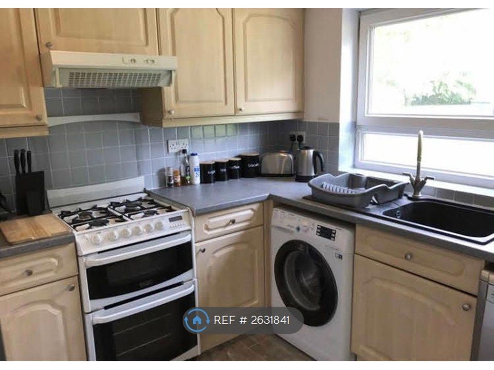 Property photo 3 of 9 Kitchen