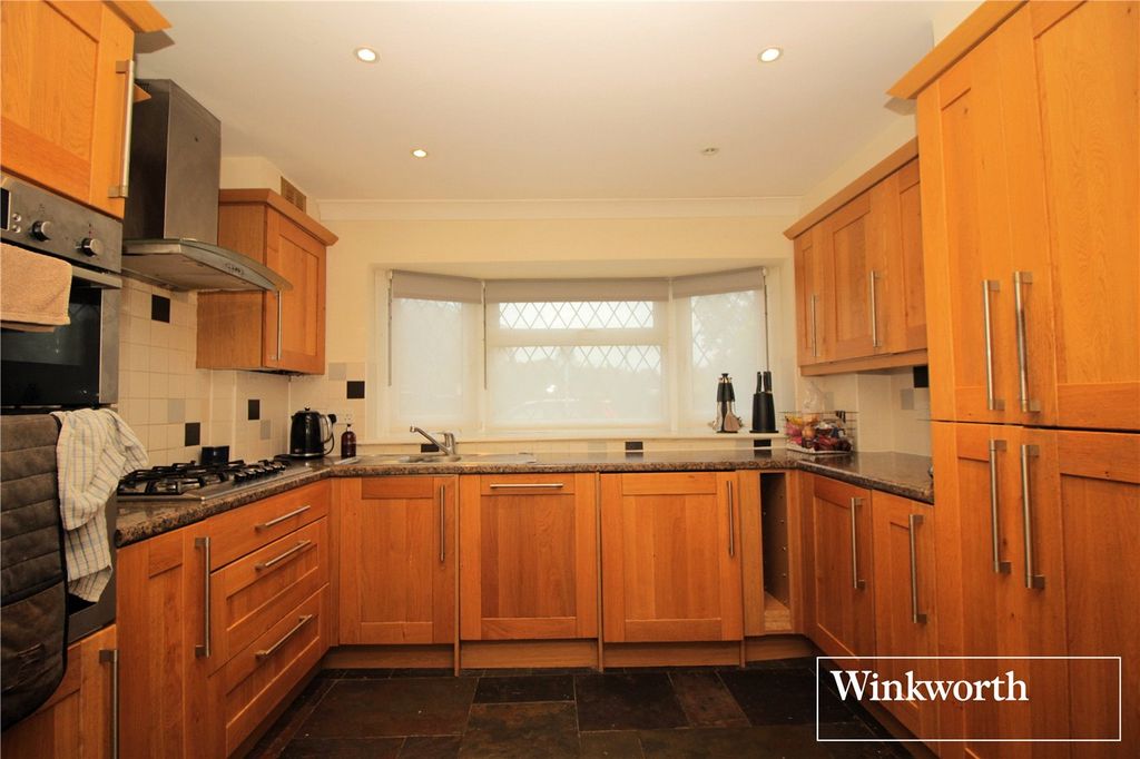 Property photo 3 of 17 Picture No. 27