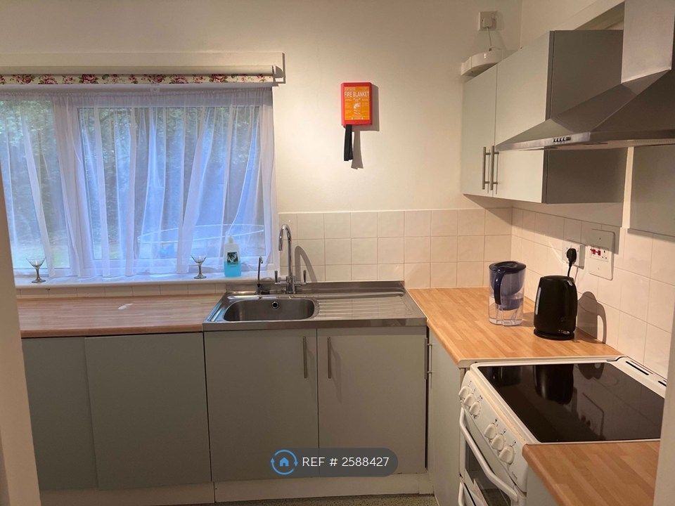 Property photo 2 of 19 Kitchen