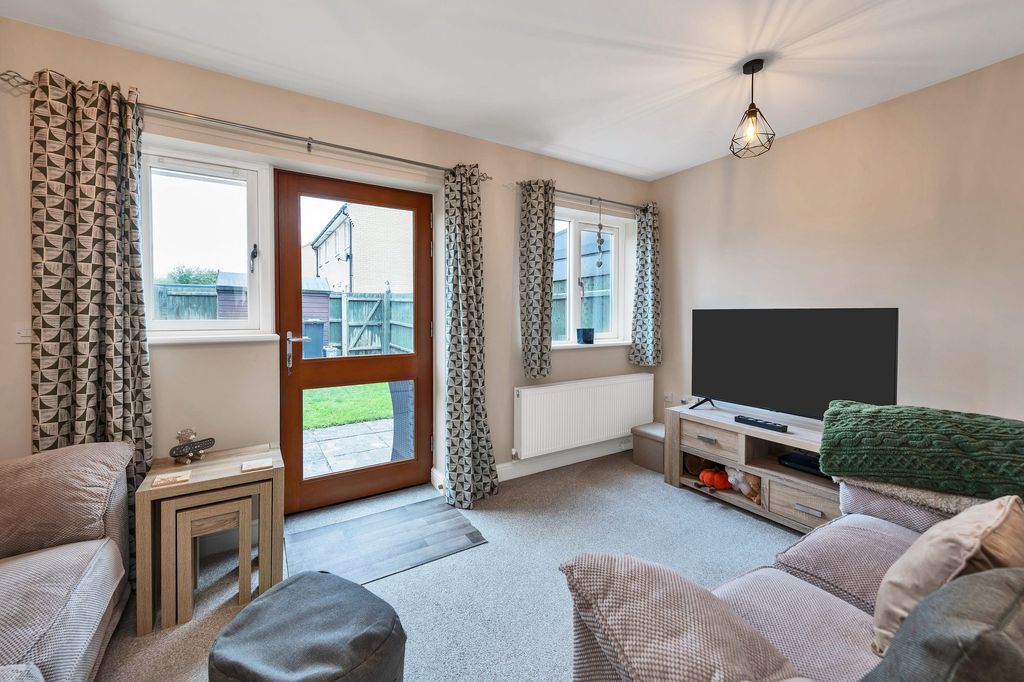 Property photo 2 of 13