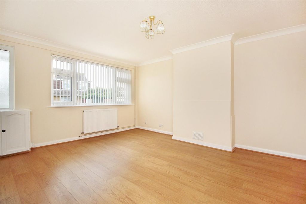 Property photo 2 of 8 Picture 2