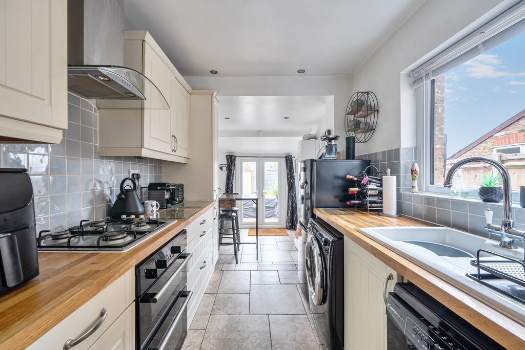 Property photo 3 of 13 Kitchen