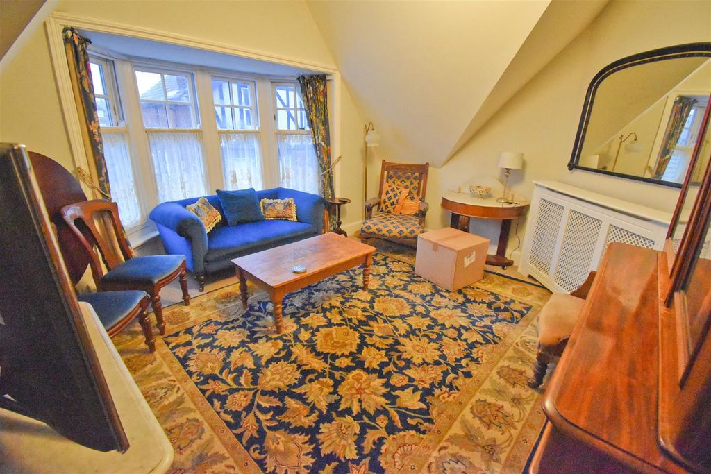 Property photo 2 of 18 Lounge.Jpg