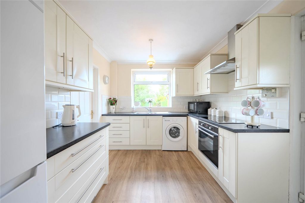 Property photo 2 of 18 Picture No. 03