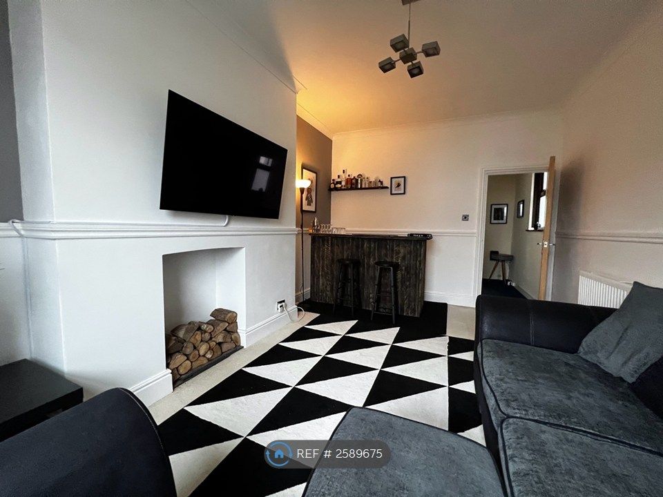 Property photo 2 of 14 Living Room