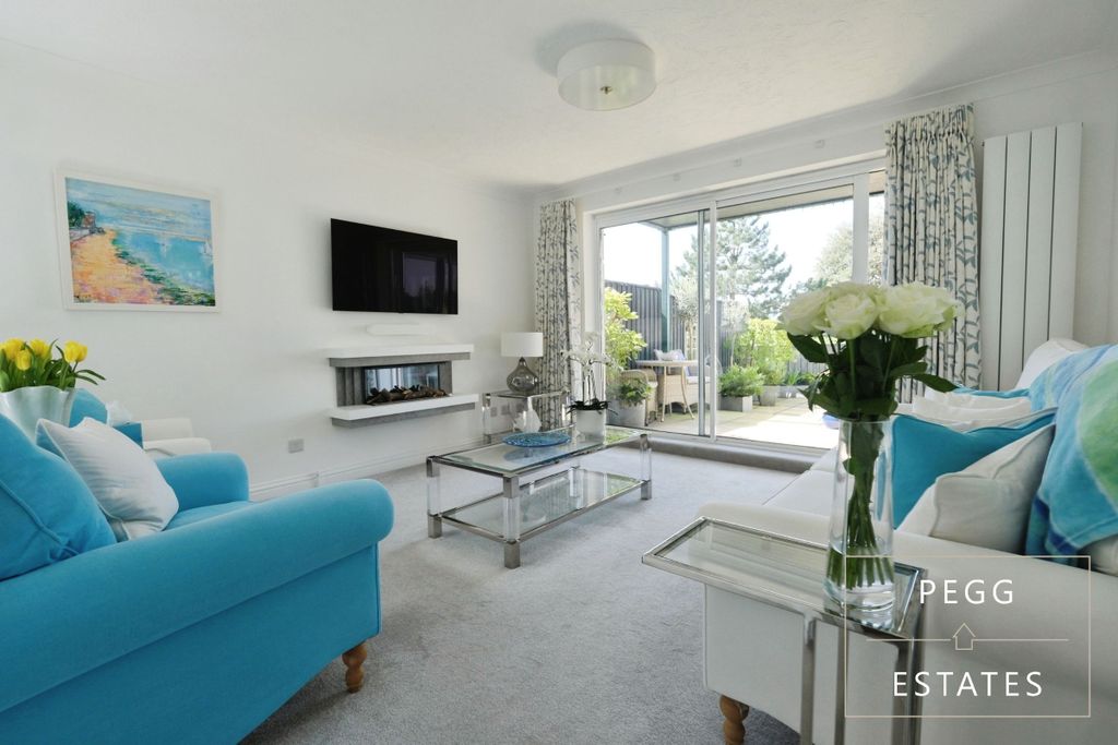 Property photo 2 of 39