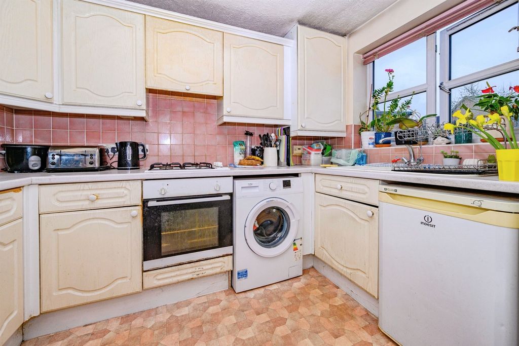 Property photo 3 of 14