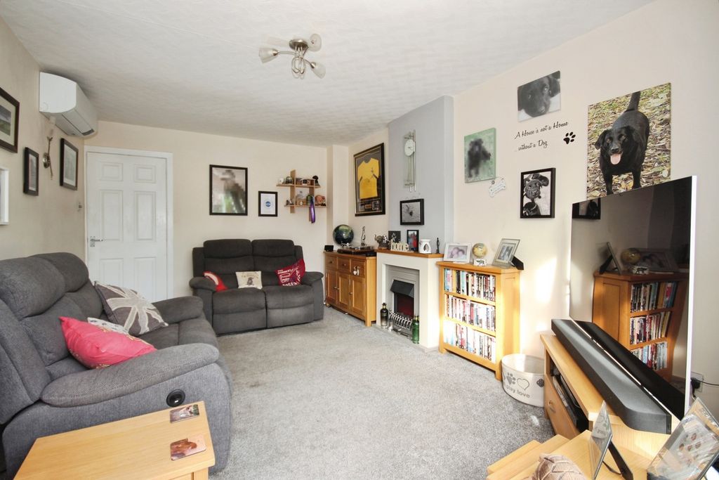 Property photo 3 of 12 Pbox-Img.Jpg