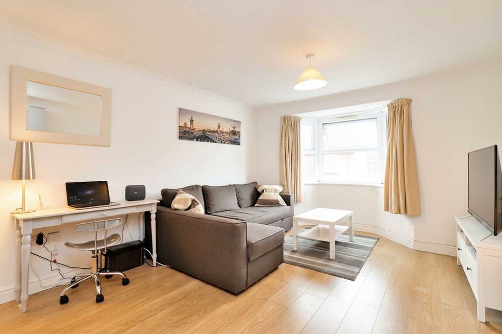 Property photo 2 of 7