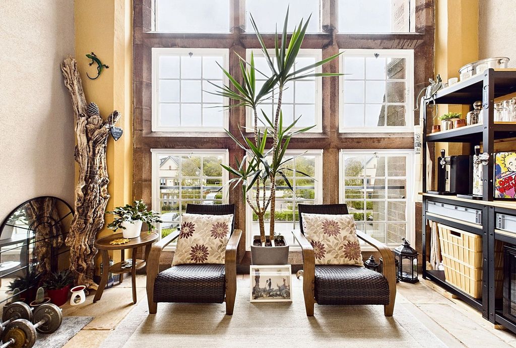 Property photo 2 of 17 Sitting Room