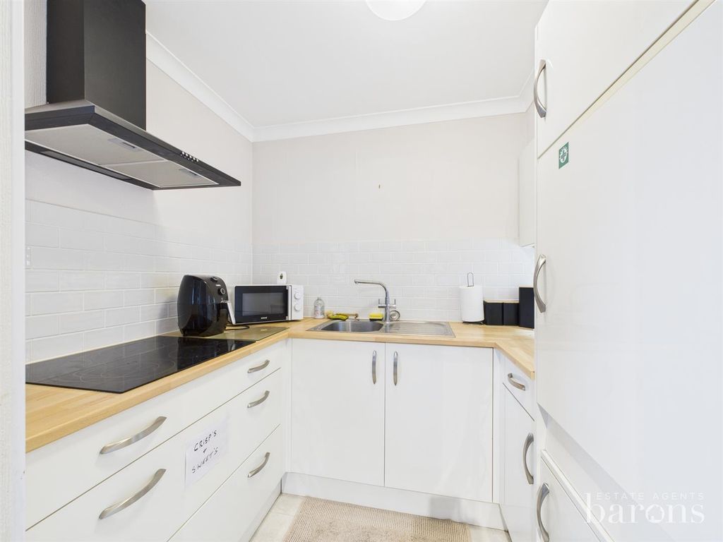 Property photo 3 of 12 Cam05500G0-Pr0095-Still002.Jpg