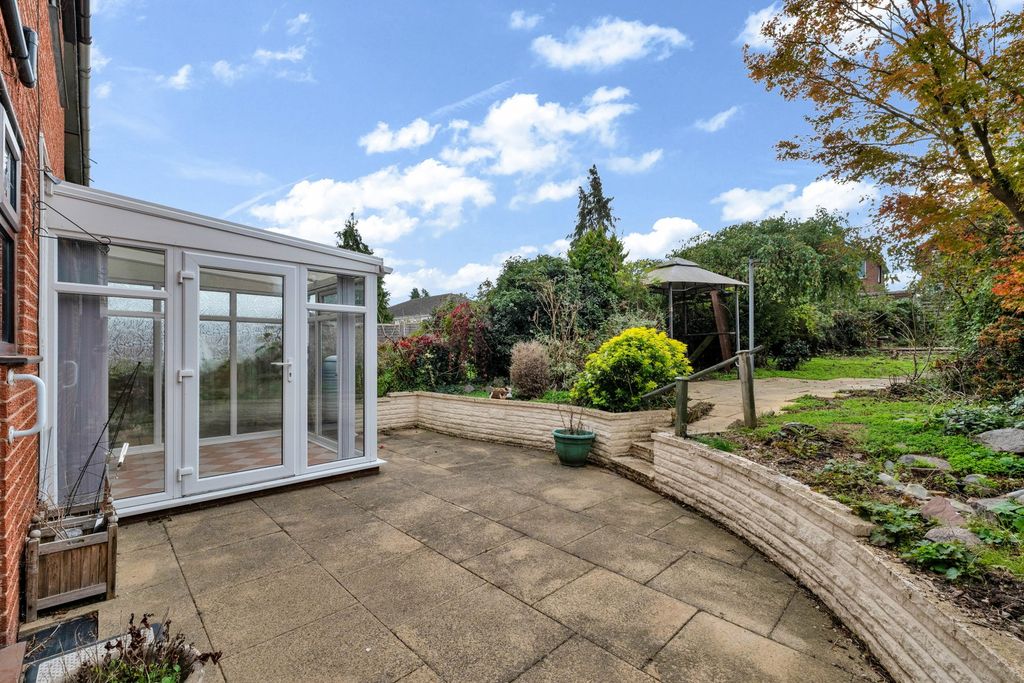 Property photo 2 of 27