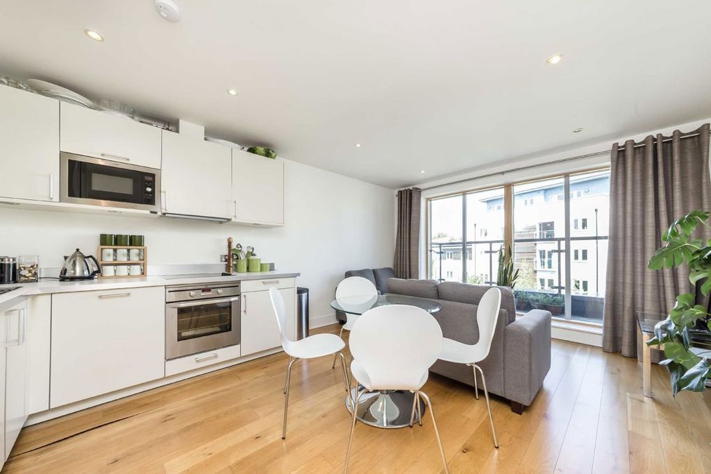 Property photo 2 of 10