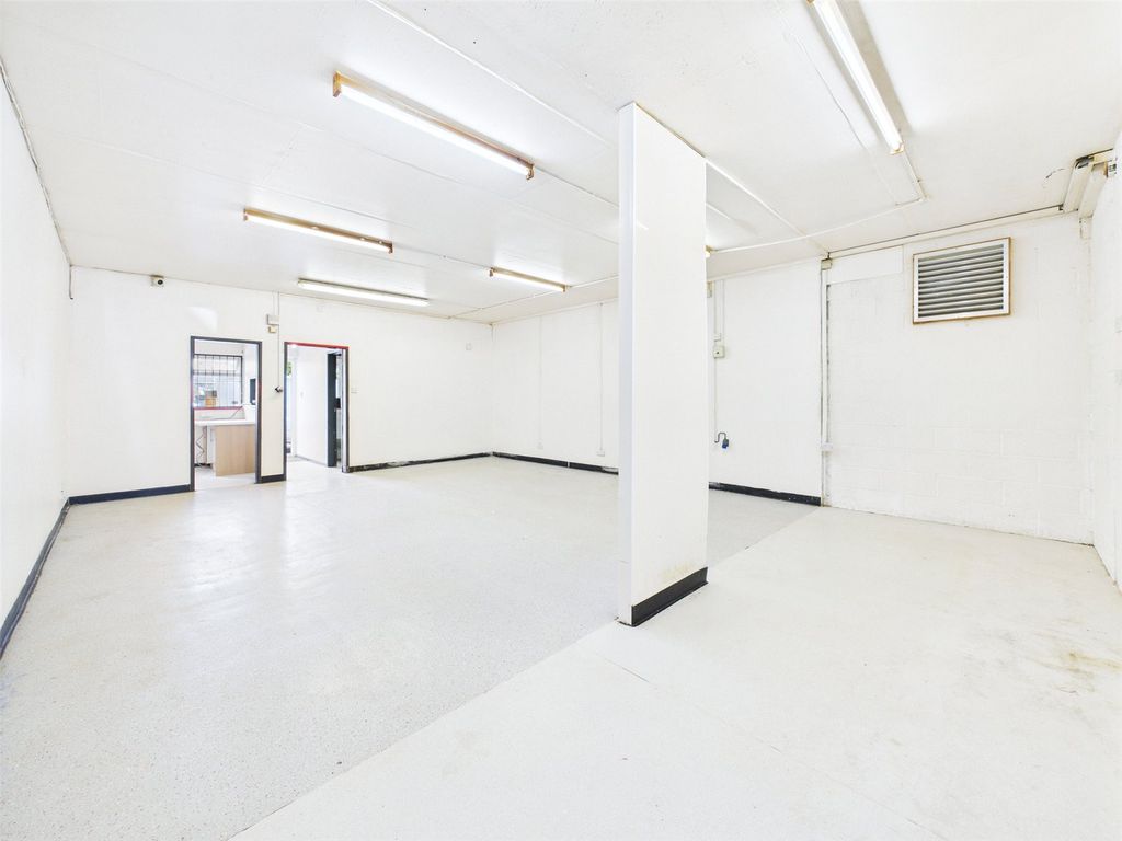Property photo 3 of 10 Picture No. 04