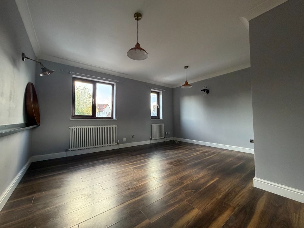 Property photo 3 of 18 2966624