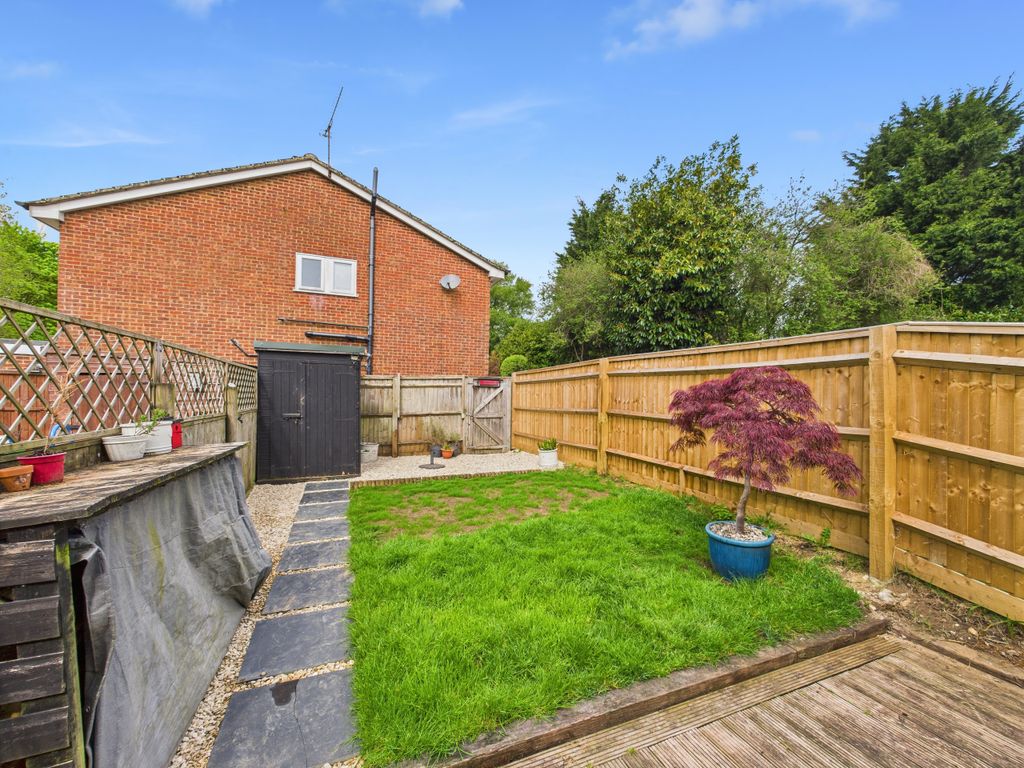 Property photo 2 of 12 Cam01354G0-Pr0488-Still019