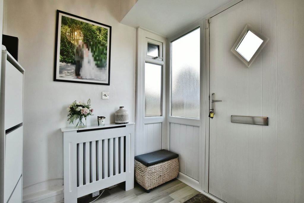 Property photo 2 of 20 Pbox-Img.Jpg