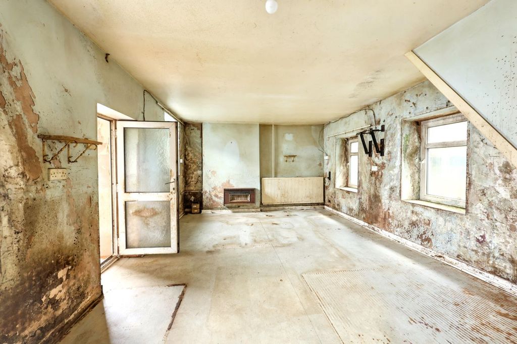 Property photo 2 of 24