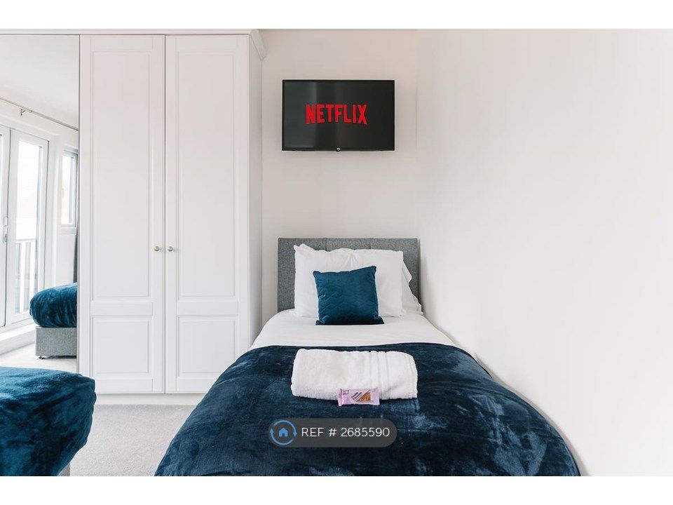 Property photo 3 of 33