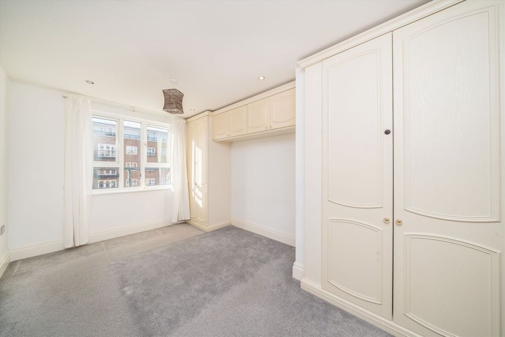 Property photo 3 of 6