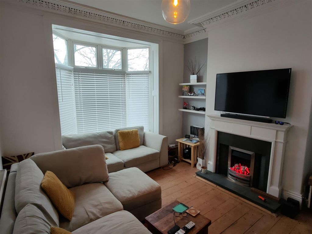 Property photo 2 of 19 Living Room