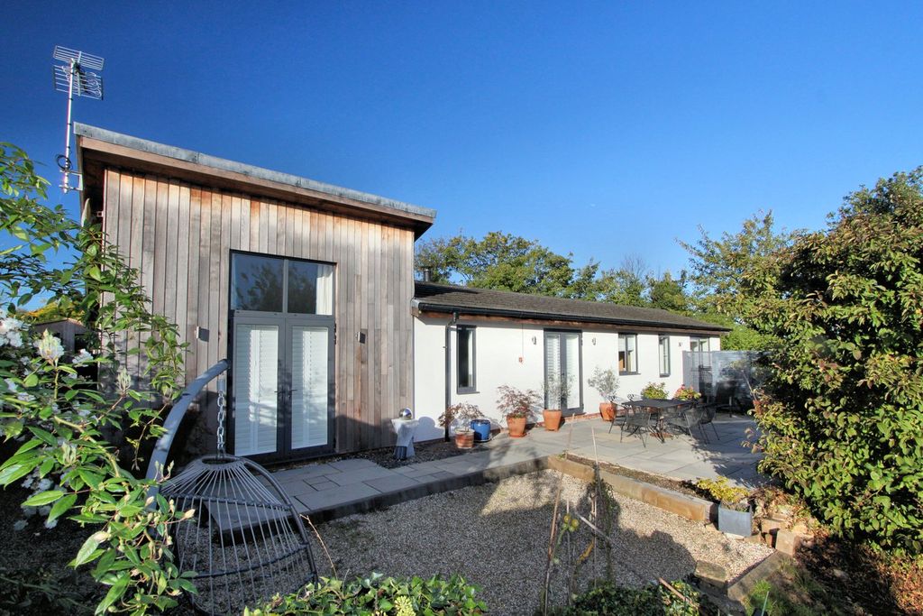 Property photo 2 of 20