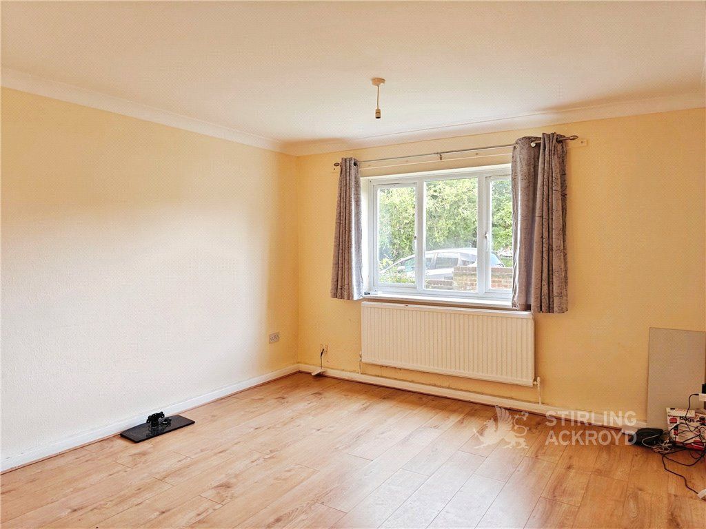 Property photo 3 of 5 Living Room