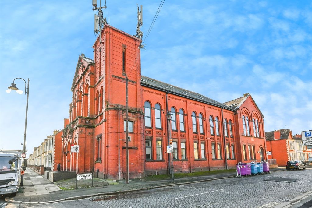 Property photo 1 of 9