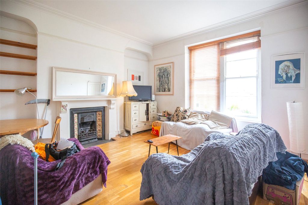 Property photo 2 of 8 Picture No. 01