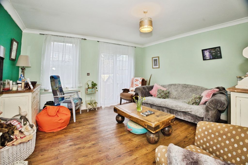 Property photo 2 of 18 Pbox-Img.Jpg