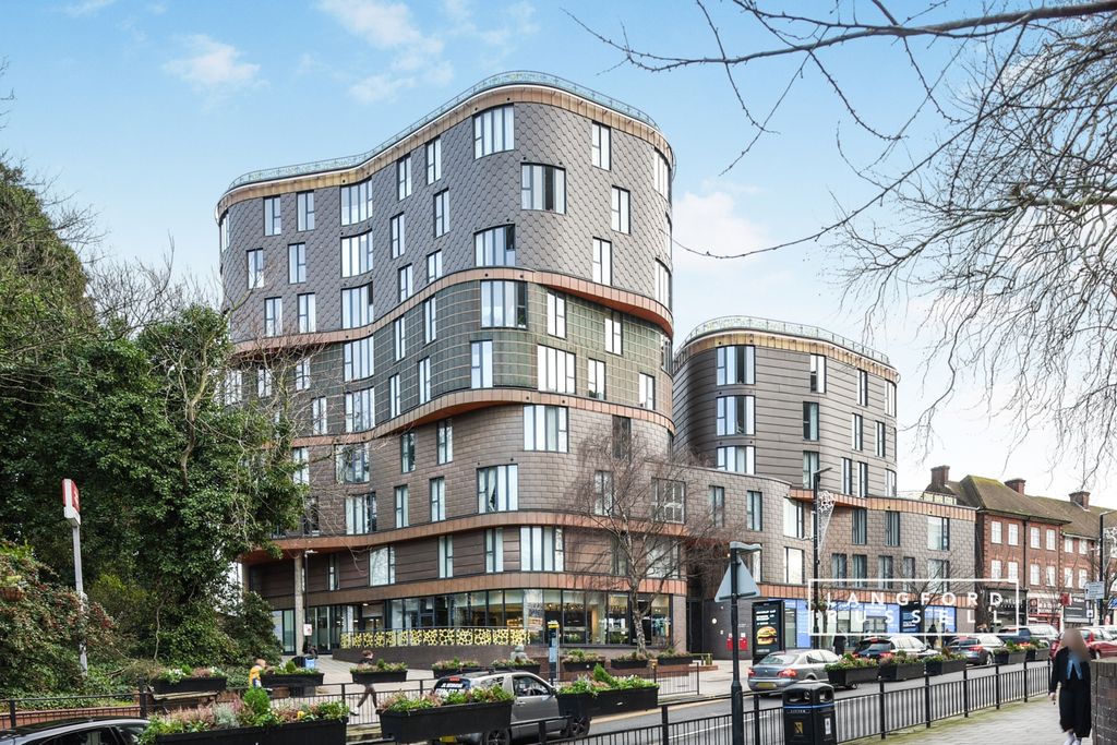 Property photo 1 of 8 External