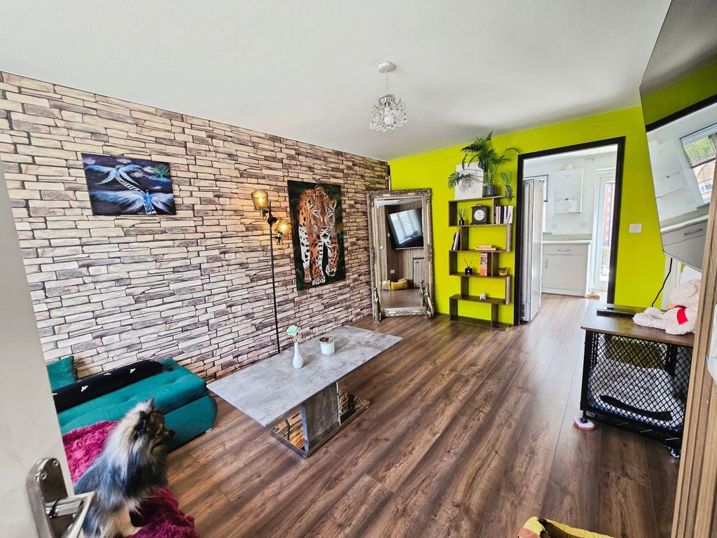 Property photo 2 of 18