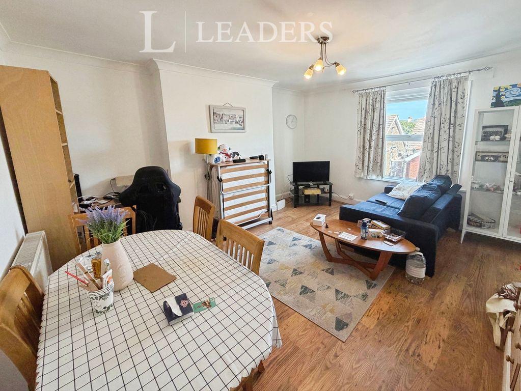 Property photo 2 of 7 Pbox-Img.Jpg