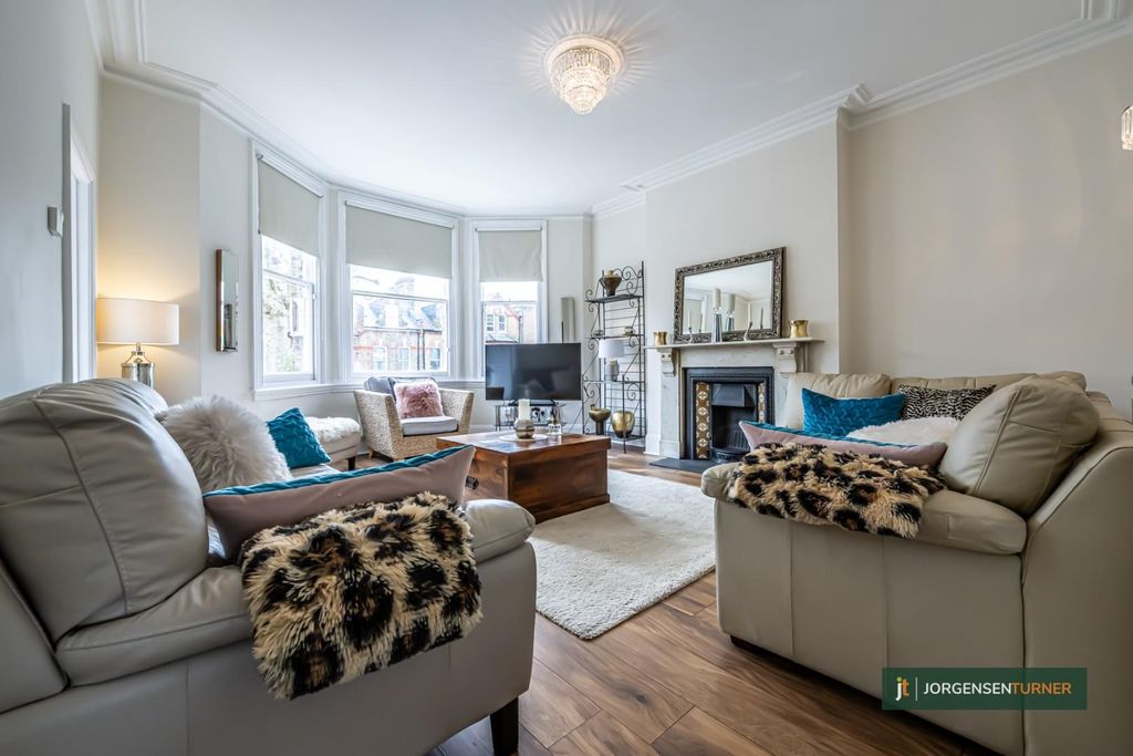 Property photo 1 of 11 Sitting Room 3.Jpg