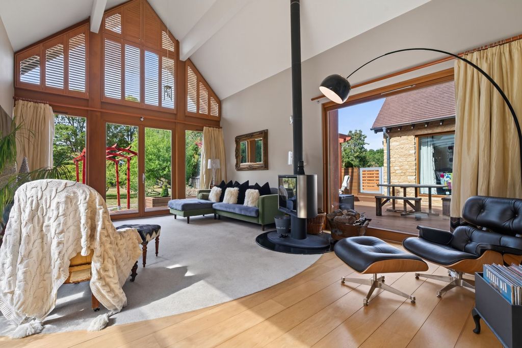 Property photo 3 of 51