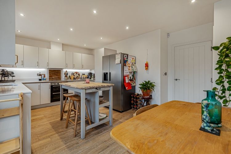 Property photo 3 of 9 310192