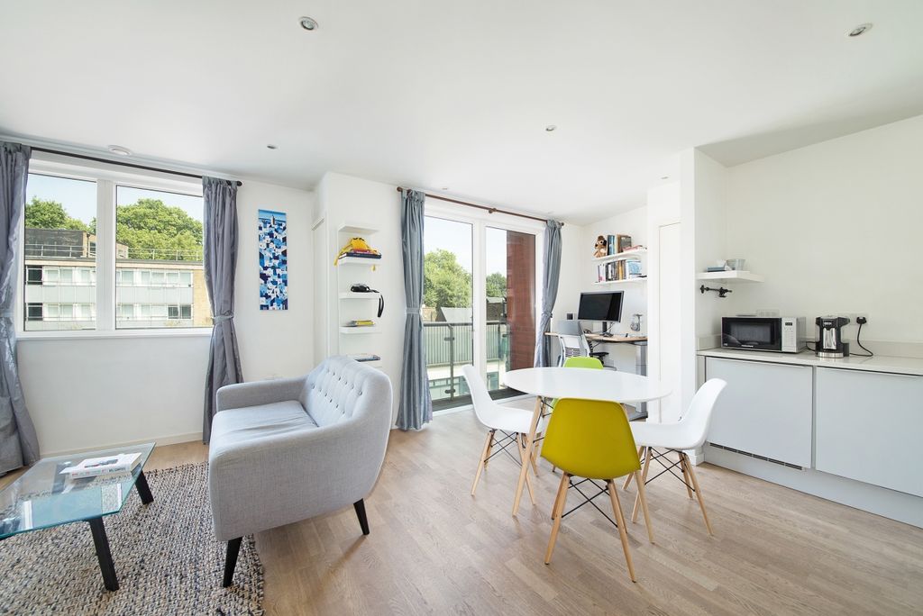 Property photo 1 of 11 Holloway Road,N7 ...
