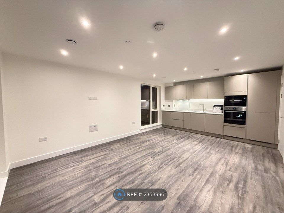 Property photo 1 of 12 Living Area