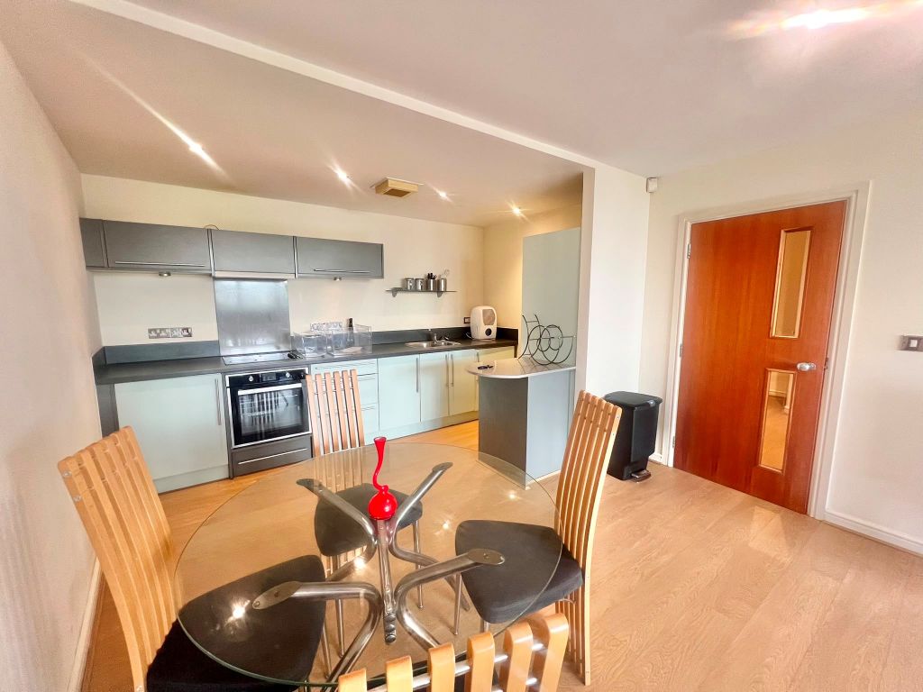 Property photo 3 of 7 Kitchen