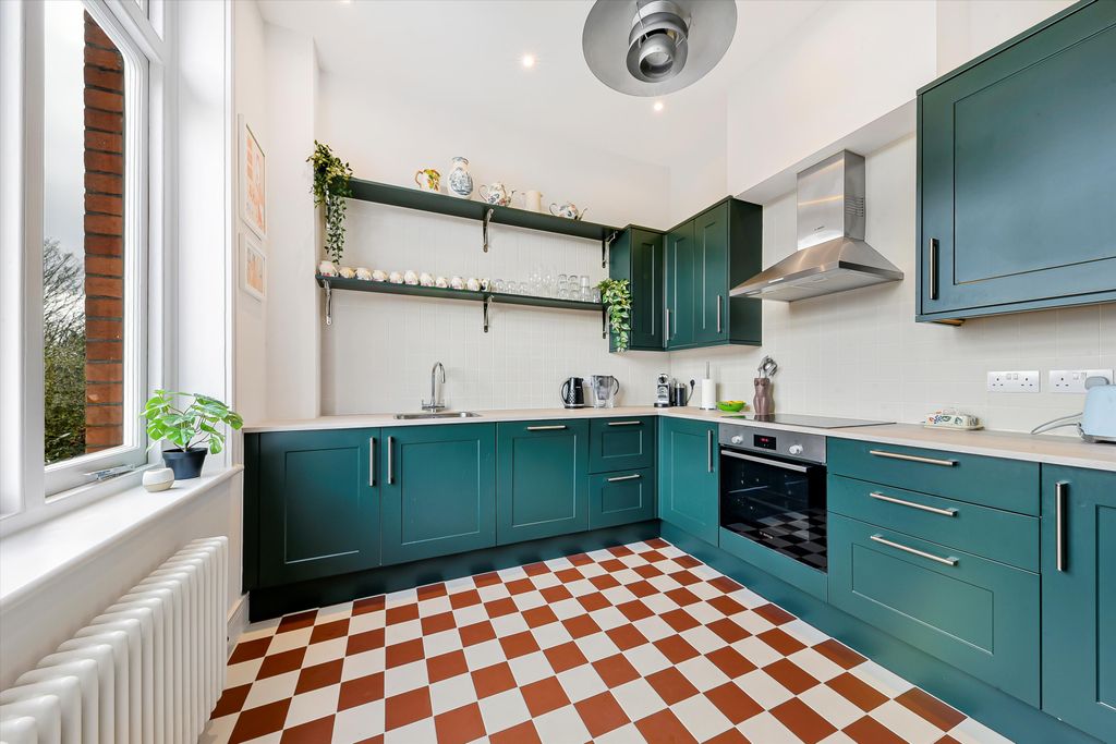 Property photo 2 of 13 Image