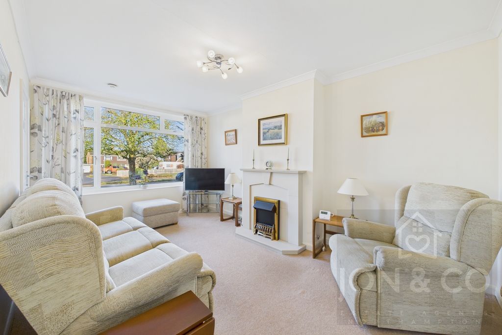 Property photo 2 of 13