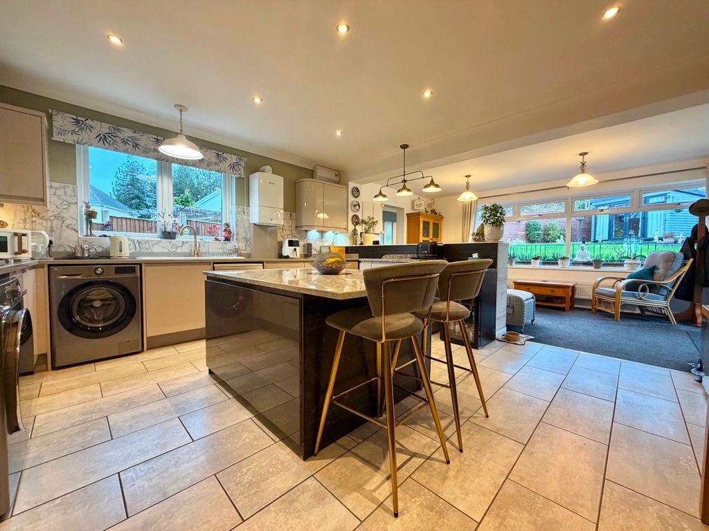 Property photo 3 of 28