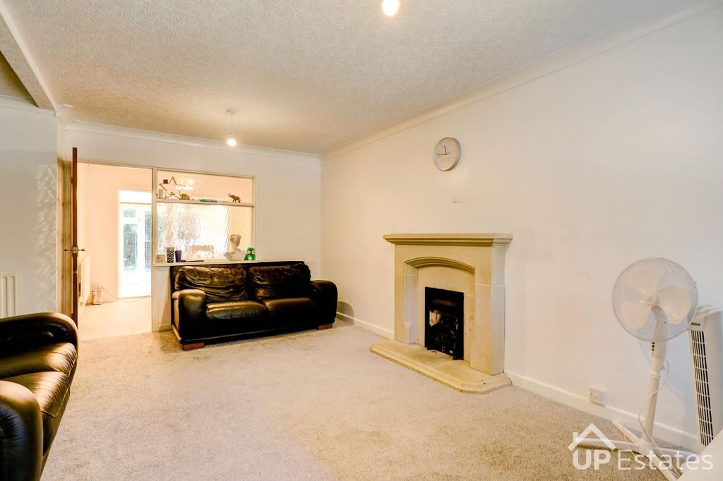 Property photo 3 of 26
