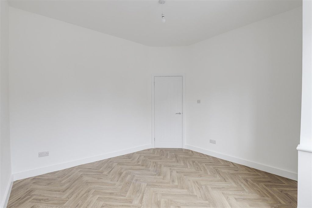 Property photo 3 of 26 28488.Jpg