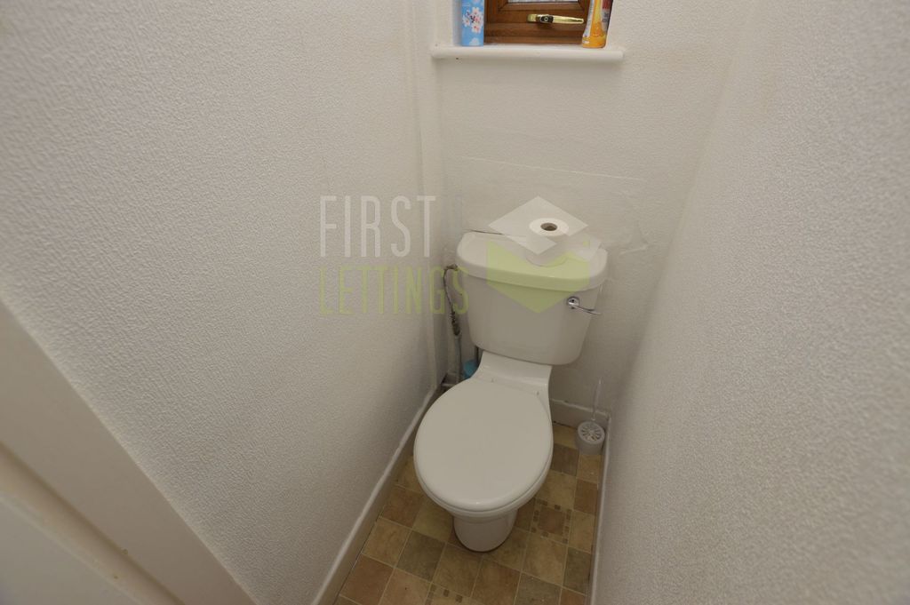 Property photo 3 of 9 WC